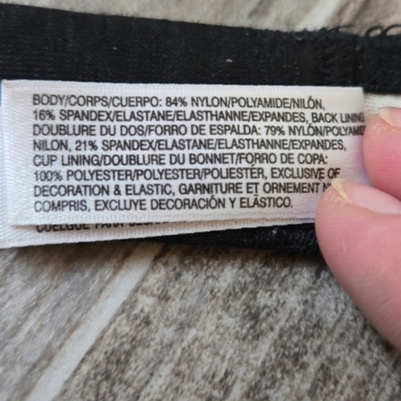 B. Tempt'd Pink With Black Floral Lace Trim and a Little Bow Bra Size 38B - Picture 7 of 7